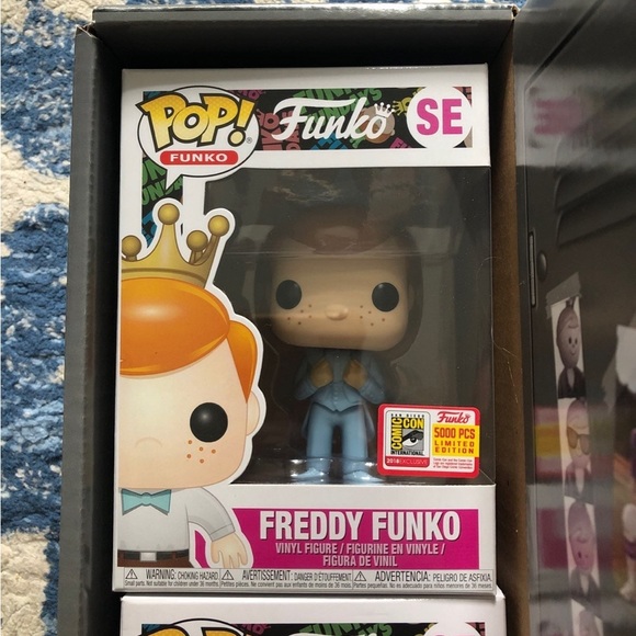 NEW IN ORIGINAL BOX SDCC 2018 FUNDAYS Locker w 3 Freddy Funk - Picture 4 of 9